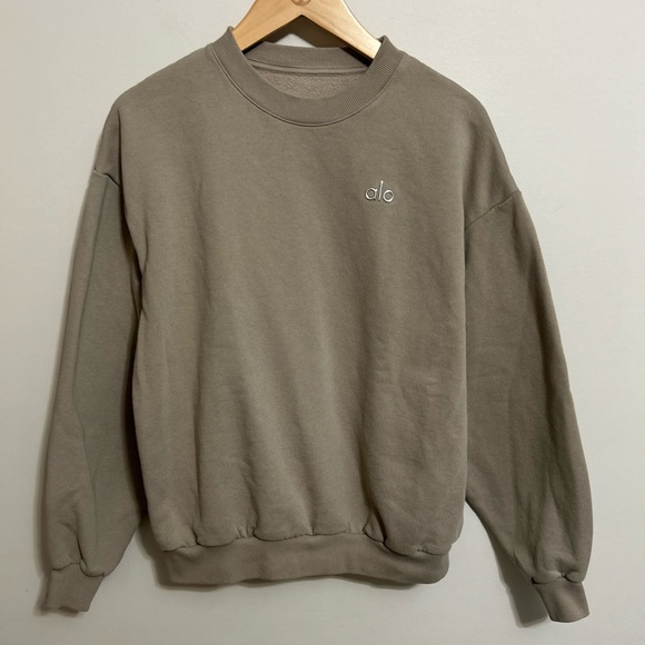 ⭐️Alo Yoga Accolade Sweatshirt Crewneck Tan XS⭐️ - Picture 2 of 3